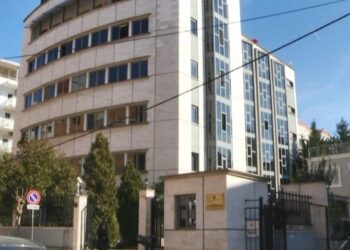 Konfiskohen 7 vila luksoze në Tiranë
