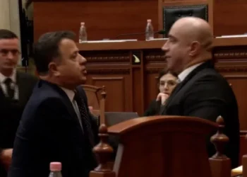 Spiropali ndërpret fjalën, Noka përplaset me Gardën