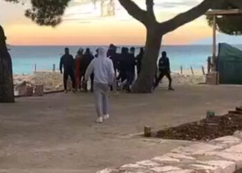 Sherr në Sarandë, plagoset një 19-vjeçar