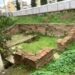 Restaurimi i Teatrit të Durrësit injoron monumentin në themelet e tij
