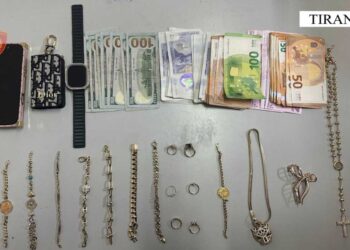 Shfrytëzonte vajza të huaja për prostitucion, në pranga 40-vjeçarja turke