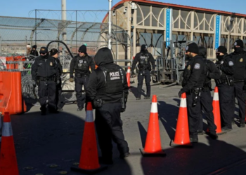 Qindra emigrantë deportohen, Trump nis dëbimin masiv