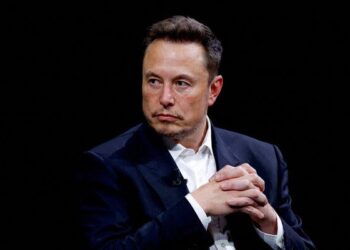 Elon Musk habit ndjekësit në “X” me ndryshimin misterioz të emrit