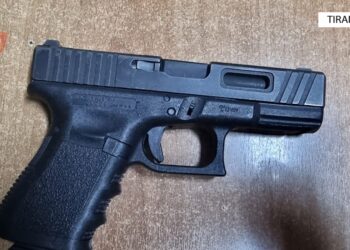 Qarkullonte me armë zjarri në mjet, në pranga  33-vjeçari