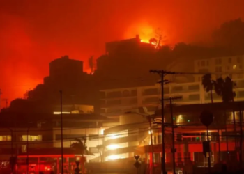 Zjarr në Los Angeles, evakuohen 30 mijë banorë