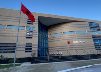 “I shpërndau video intime”/ Gjykata e Shkodrës cakton masën për 2 vëllezërit