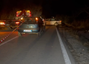 Aksident në Korçë-Ersekë, 3 mjete të përfshira, një i plagosur