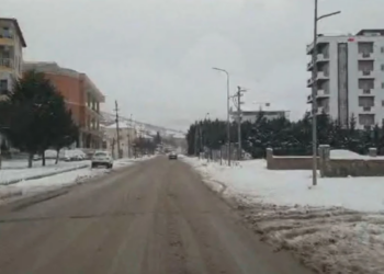 Moti i keq, vështirësi në akset Përrenjas-Qafë Thanë dhe Librazhd-Peshkopi