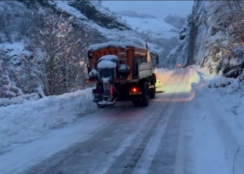 Dëbora “pushton” vendin, ARRSH: Pajisuni me zinxhir!