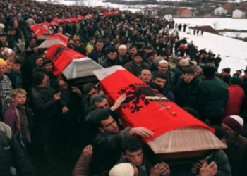 Drejtësia është ende e vonuar/ BE nderon viktimat e Masakrës së Reçakut