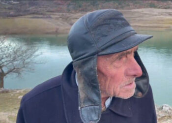 Po fliste për mediat, babai sheh të nxjerrin nga rezervuari trupin e të birit