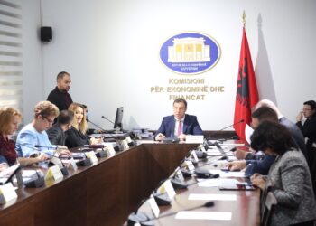 “Hotelet me 5 yje përjashtohen nga taksat”/ Debat në Komisionin e Ekonomisë