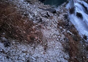 Moti i keq bllokon kanalin e ujit të HEC-it në Ndërlysaj