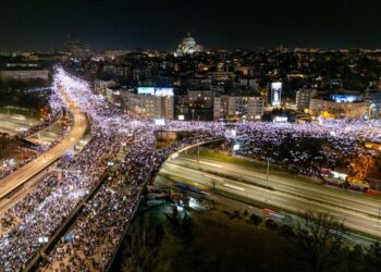 Protestat në Serbi, rrezik për Vuçiç pas tragjedisë në stacionin e trenit