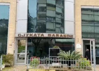 Sherri masiv në Sarandë/ Gjykata lë në burg dy efektivët