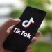 TikTok rikthehet në dyqanet e aplikacioneve të Apple dhe Google në SHBA