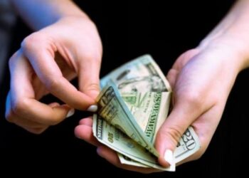 47% e të punësuarve në Shqipëri me paga të ulëta e kushte të papërshtatshme