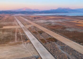 Mynihu nën presion për të tërhequr mbështetjen nga aeroporti që rrezikon Nartën