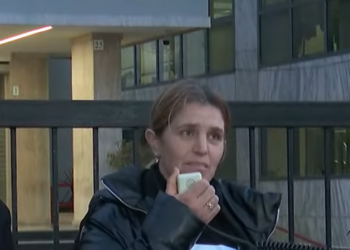 “Mjekët ma lanë djalin në mëshirë të fatit”/ Nëna e Leo Sadikut në protestë