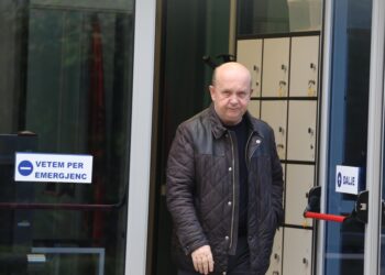 Lirohet nga detyra prefekti i qarkut Elbasan