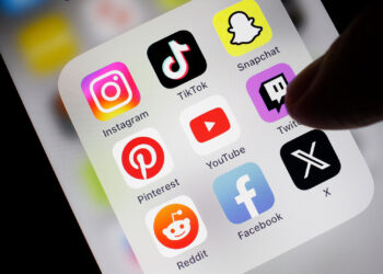 Publikoi foto me mbishkrime fyese, nën hetim 52-vjeçarja