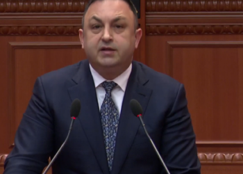 Shtyrja e afatit për mjetet e identifikimit/ Hoxha: Mbështetje për votat e diasporës