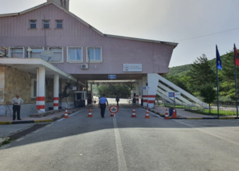 Doganierët grekë në grevë, bllokohen pikat kufitare