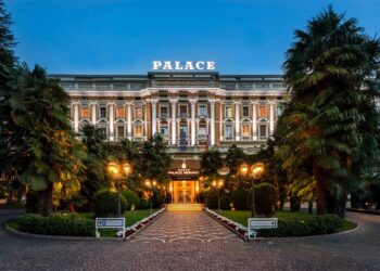 Resorti në Dhërmi, kullat në Tiranë- shpërblimi për detoksifikimin e Ramës në Itali