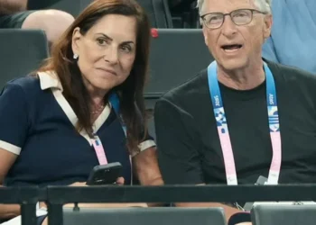 Bill Gates nuk fshihet më pas divorci, prezanton të dashurën e re