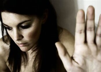 Dhuna ndaj 23-vjeçares shtatzënë/ Partneri e godet për të shkaktuar abortin