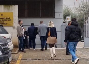 Fredi Beleri padit në Gjykatën e Tiranës ish-Drejtorin e Arkivave