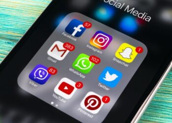 U shtir si vajzë për të kërkuar foto intime, në pranga 56-vjeçari