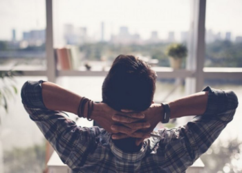 Shqiptarët, më ‘dembelët e Europës’, OECD: Pabarazi mes arsimit dhe tregut të punës