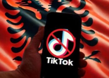 Përdoruesi tregon mënyrën për të vazhduar përdorimin e “TikTok” në Shqipëri