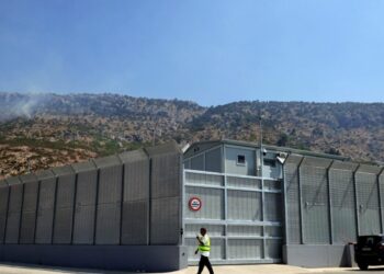 Marrëveshja për emigrantët, ish-kryeministri italian viziton kampin e Gjadrit