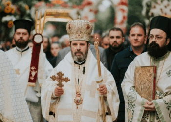 Mijëra besimtarë ortodoksë e katolikë kremtojnë Pashkët në mbarë vendin