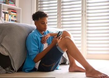 Shenjat që tregojnë se fëmija juaj po përjeton bullizëm në internet