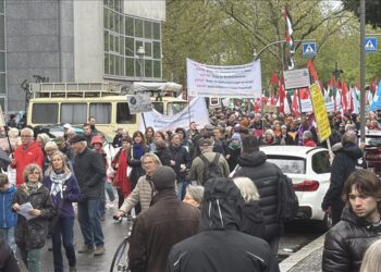 Mijëra qytetarë në marshim për paqe në Gjermani