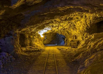 Minierat vuajnë mungesën e fuqisë punëtore, po detyrohen të mbyllen