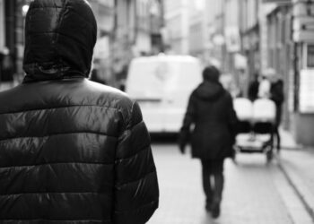 Përndiqte 33-vjeçaren, arrestohet i riu në Lezhë