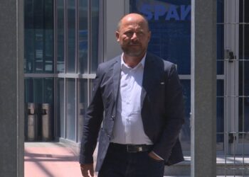 Akuzohet se bashkë me nipin dhunoi zyrtarin në Bulqizë, reagon Mziu