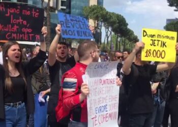 Protestë për të drejtat e punëtorëve në 1 maj në Shqipëri