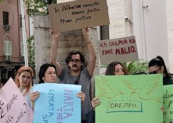 Protestë kundër aeroportit të Vlorës:“Shfaqje elektorale dhe favorizim i oligarkëve”