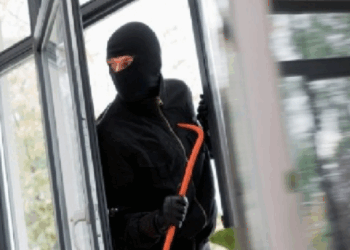 Tensionohet fushata/ Vidhet selia e PD në Cërrik