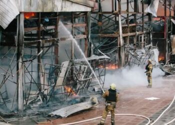 Ukraina sulmon Moskën me dronë, mbyllen aeroportet