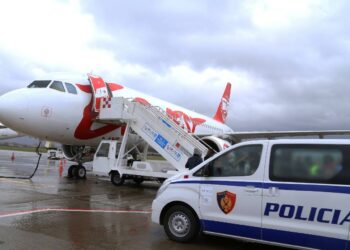 I dënuar në Shqipëri për armëmbajtje dhe drogë, kapet në Britani i riu