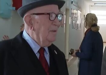 “Kam votuar që në vitin 1946”/ 100-vjeçari hedh votën në Tiranë