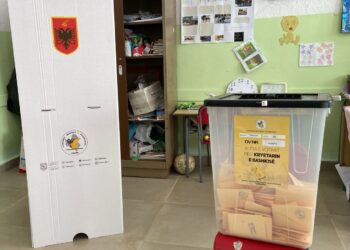 Nga grushti te 100-vjeçari/ Zgjedhjet nisin me përplasje dhe tensione
