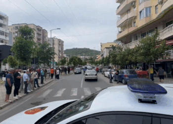 Aksident në Lezhë! Këmbësorja përplaset te vijat e bardha, në gjendje kritike