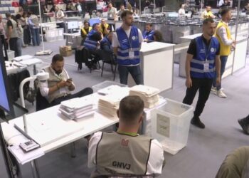 Vonohet numërimi te shkolla 1 Maji, mungojnë komisionerët